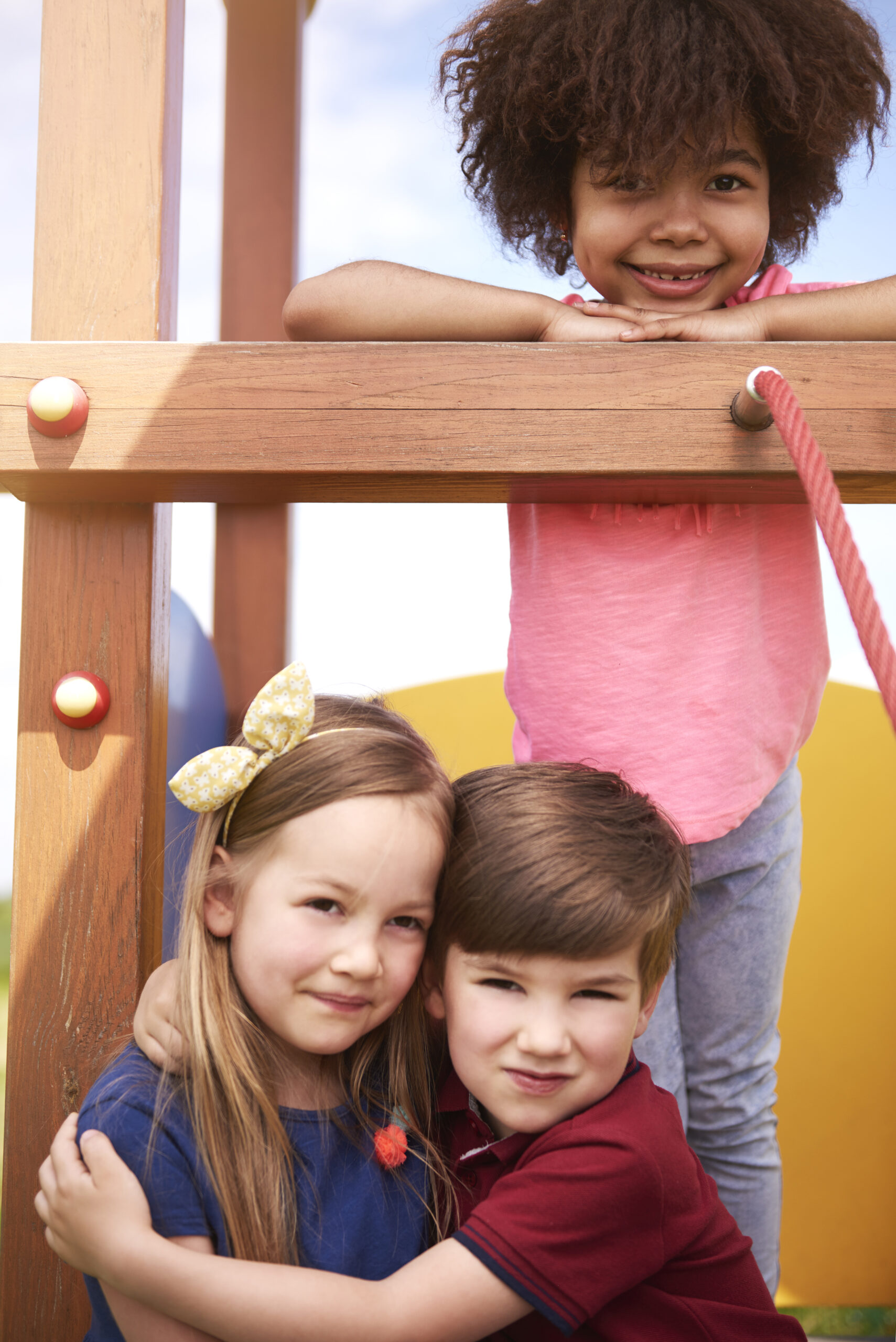Terapia ocupacional para niños en Panamá: niños en actividad de juego y desarrollo en Neurocrecer Kids