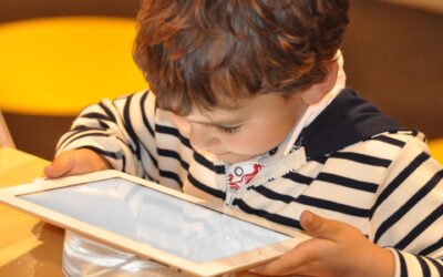 Pantallas y desarrollo infantil en Panamá: guía para familias